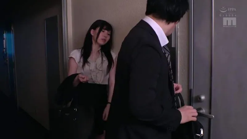 Cô vợ nhà đối diện nhận nhầm tôi là người chồng trong một hôm say xỉn