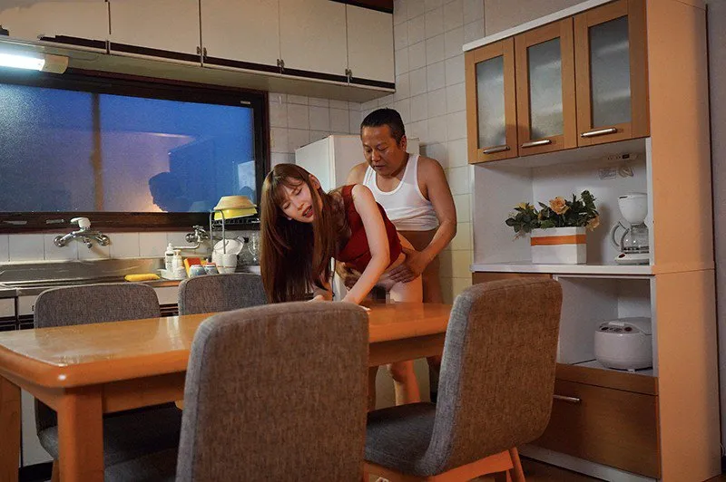 Con cưng bị anh xã mới của mẹ xxx mỗi ngày, cho dù đã có người yêu