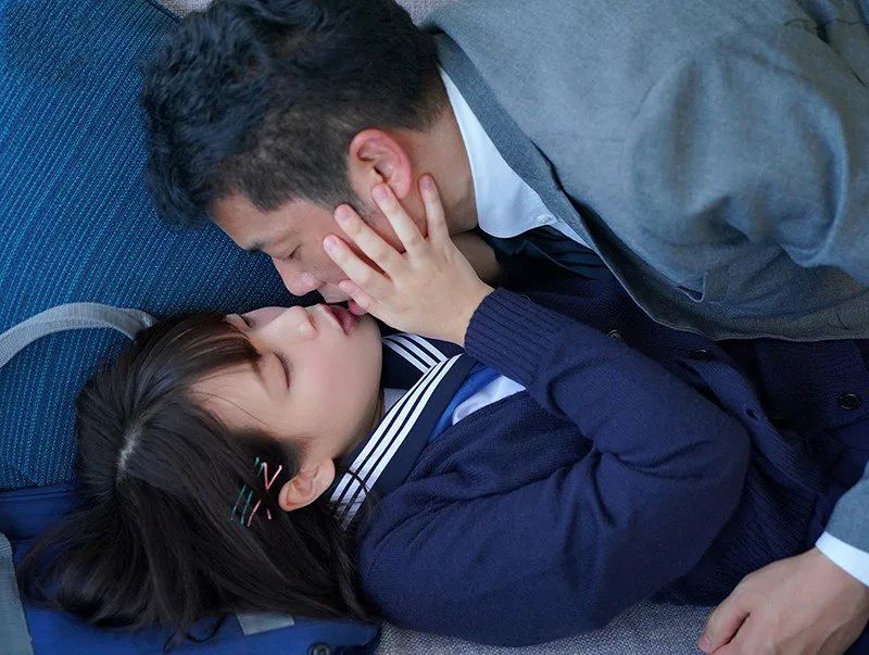 Thầy giáo trốn vợ lén lút với cô học trò dễ thương